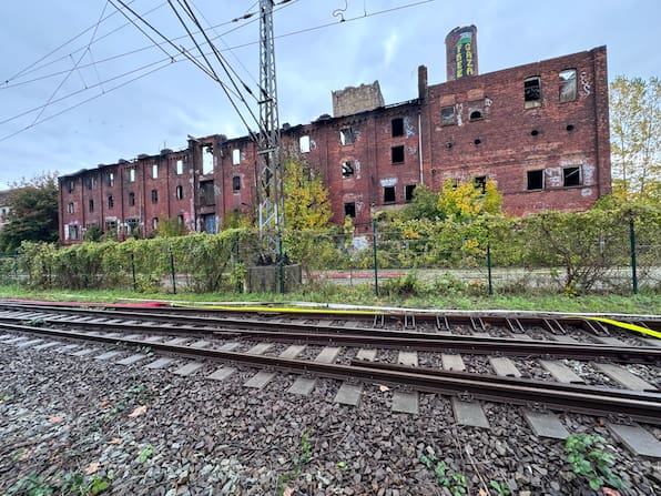 Abgebrannte Wismarer Malzfabrik wird nach Großbrand abgerissen - das könnte mehrere Tage dauern