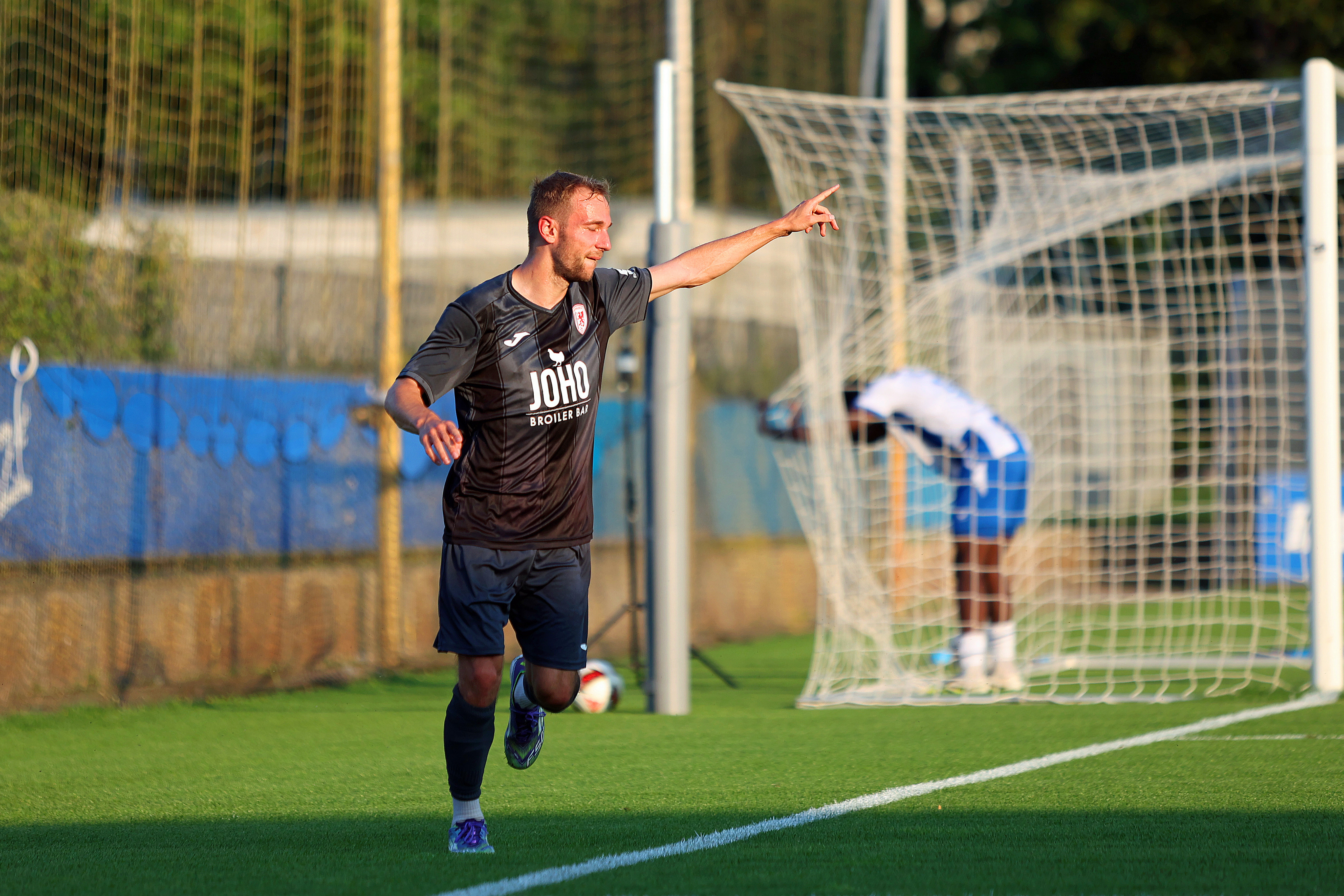 Greifswalder FC trifft auf Brooks & Co.: Werbeslogan sorgt für Aufsehen