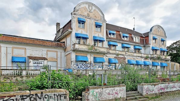 Schwerin: Investor hält Abriss der Strandhotel-Ruine Zippendorf für nötig