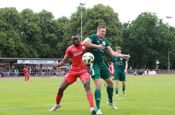 FC Mecklenburg Schwerin punktet spät gegen Lichtenberg 47: "Es war auf Messers Schneide"