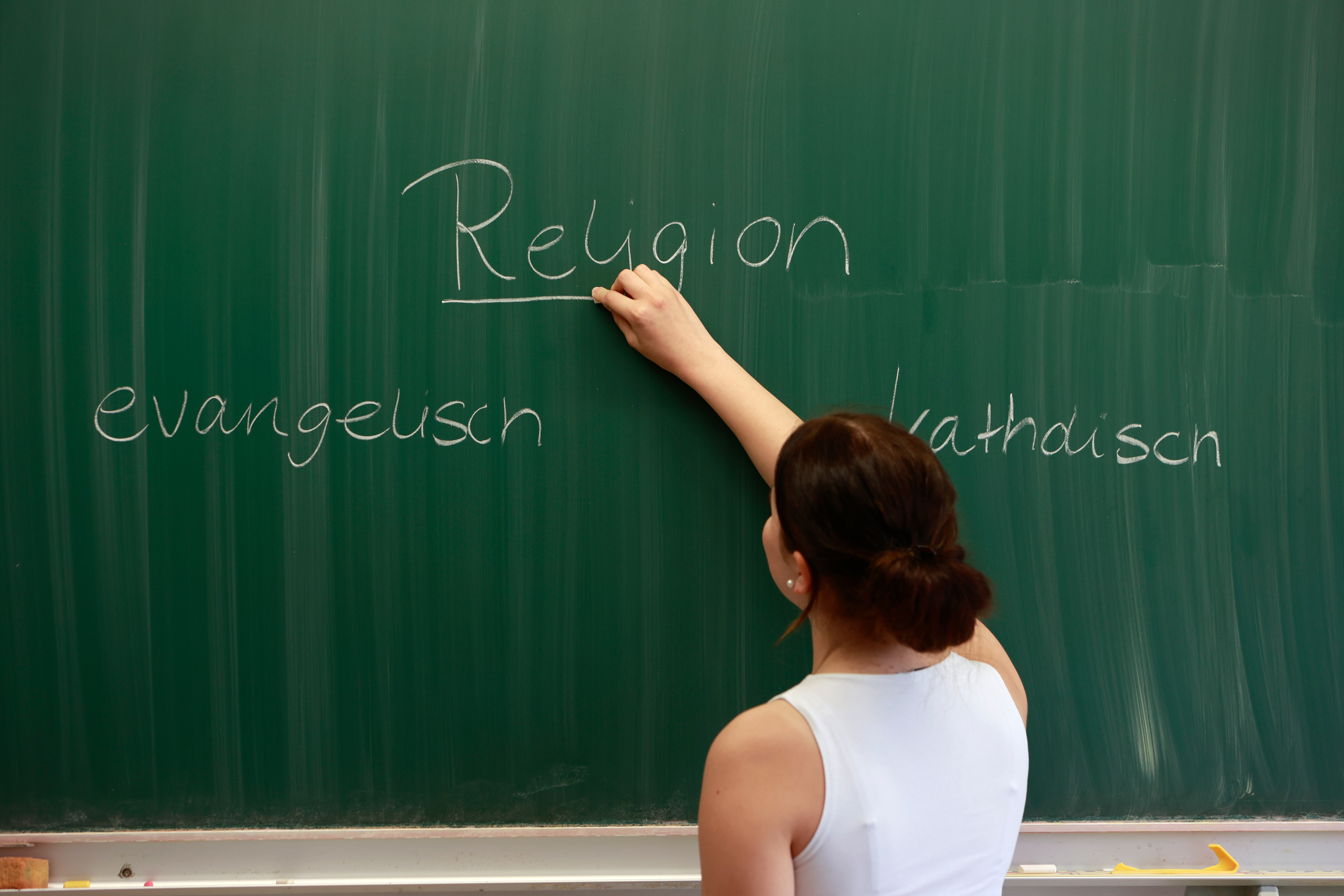 FDP will Religionsunterricht in MV abschaffen: „Hat an staatlichen Schulen ...